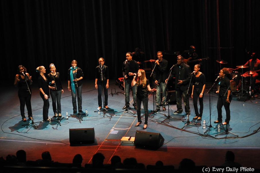 Evry Daily Photo - Telethon Evry 2010 - Concert Evry University Gospel - large - 5244061652.jpg